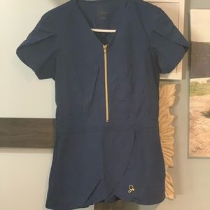 Jaanuu Tulip scrub top